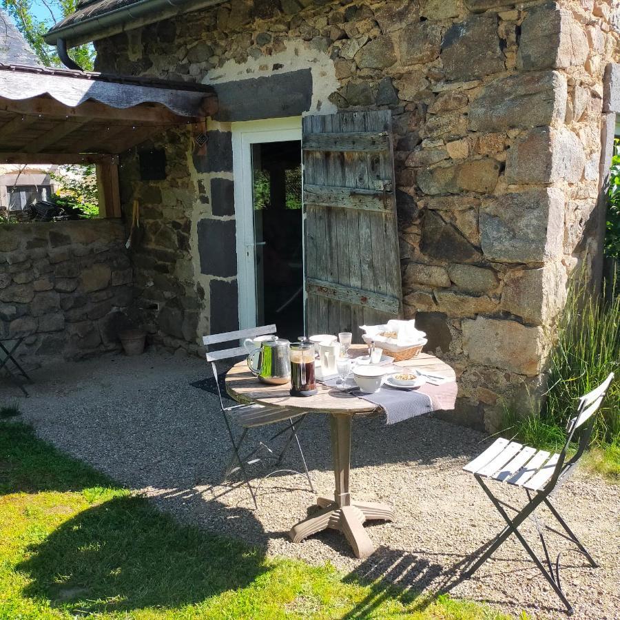 Suites De Campagne Les Eydieux, Petits Dejeuners Inclus Saint-Angel  Exterior photo